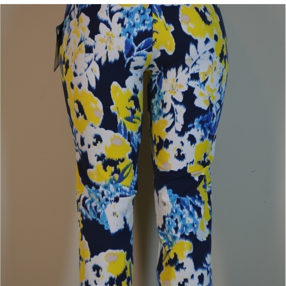 Lysse Flower Bunch Ankle Pants - Picture 9 of 9